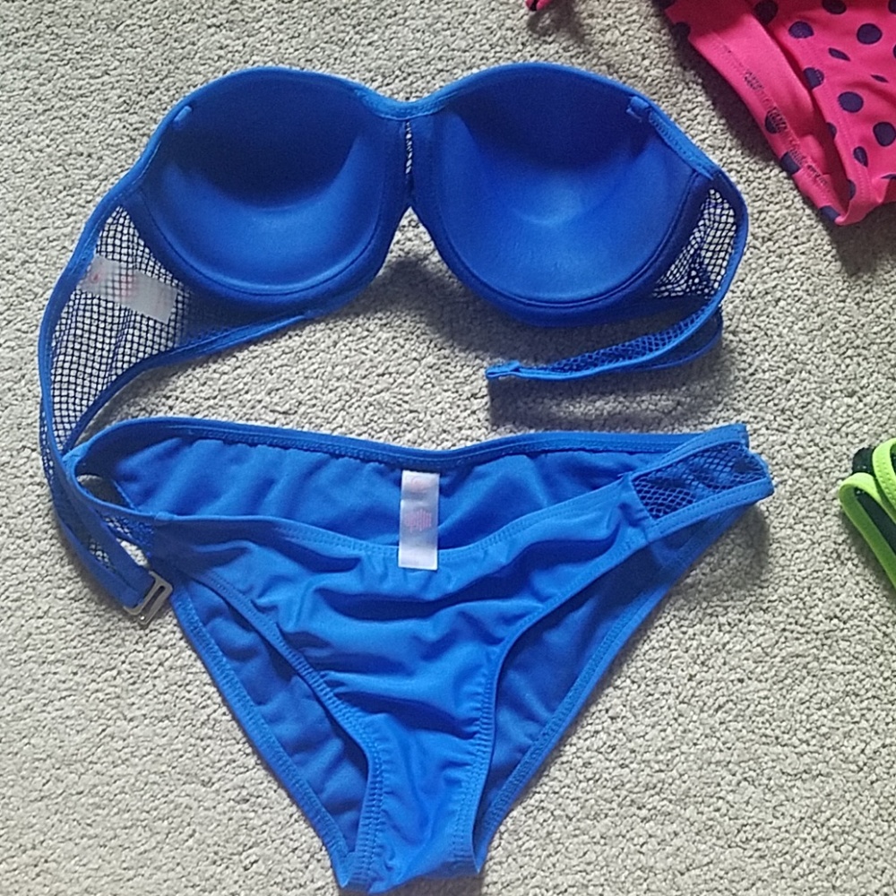 bathing suits - Picture 2 of 5